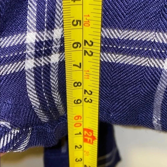 Buffalo plaid cold shoulder botton down shirt. Sz Xs - Picture 8 of 11